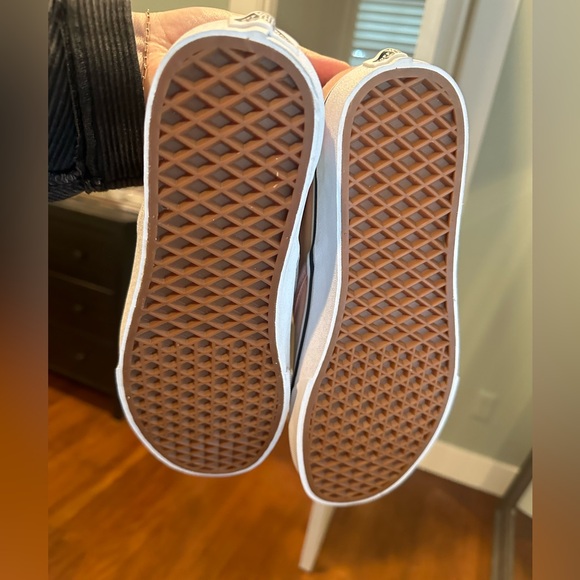 Vans - Picture 6 of 8